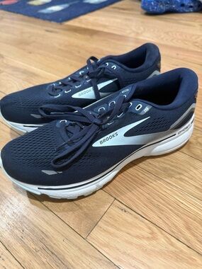 Brooks Navy and White Men's Running Sneakers